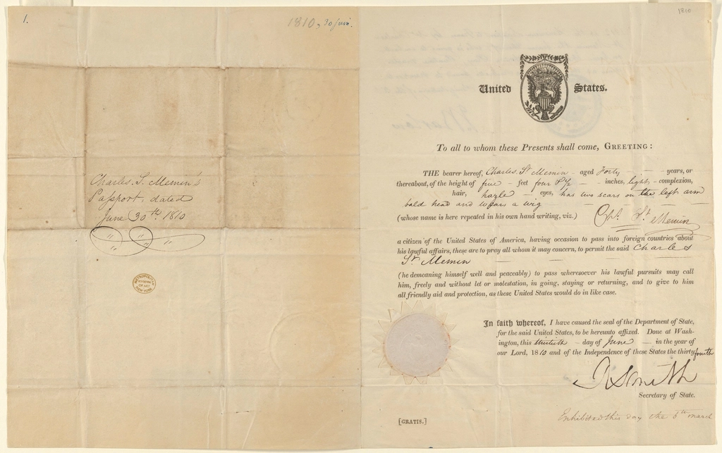 Passaportes e documentos de familia sobre a mesa